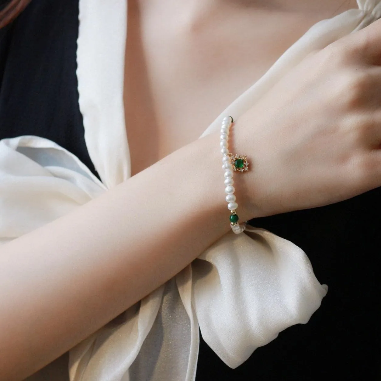 Baroque Bracelet - Joyce