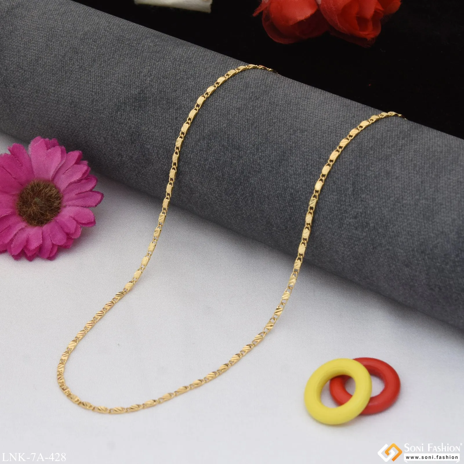 Exclusive Design Stunning Design Gold Plated Chain for Ladies - Style A428