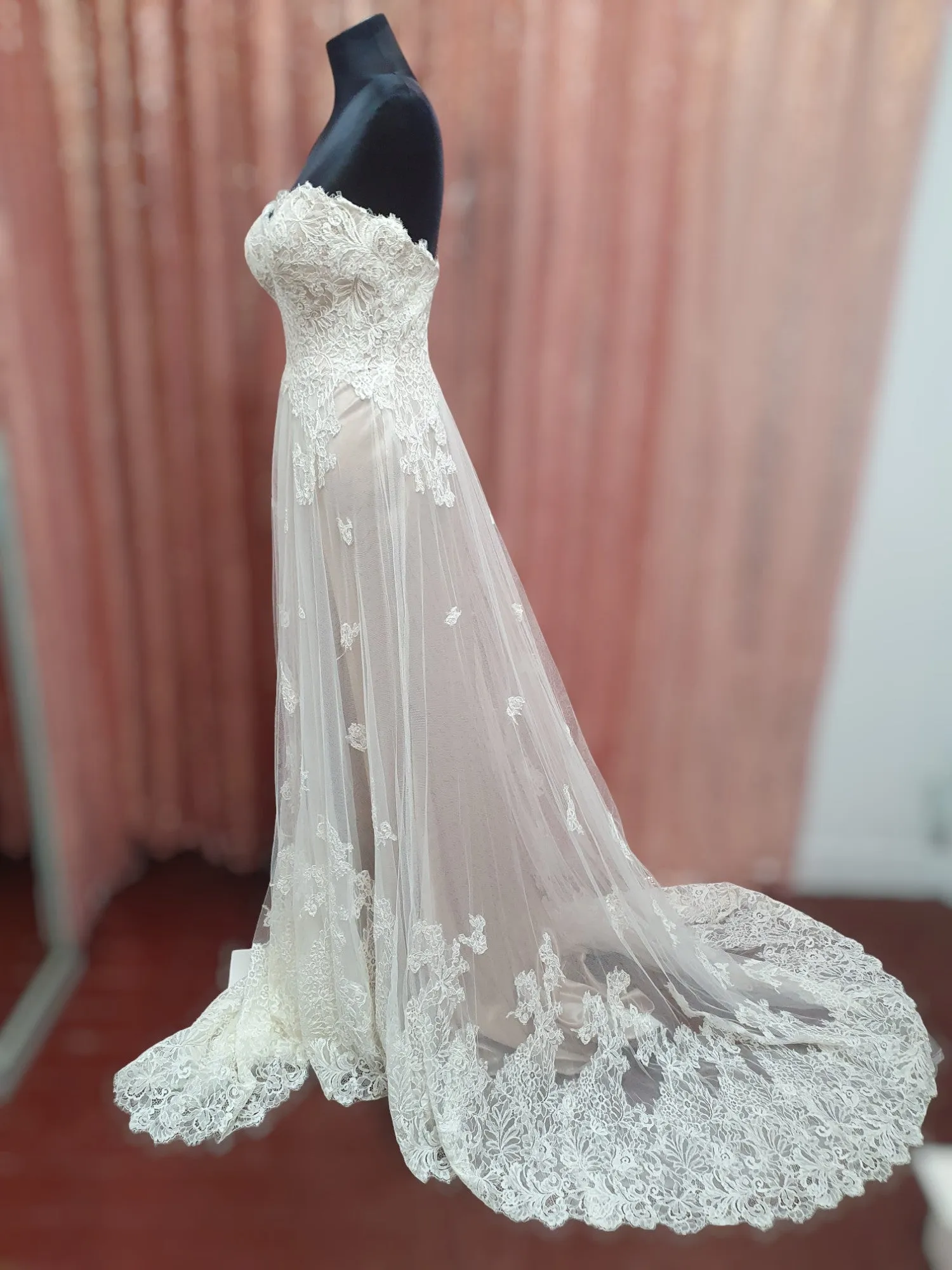 Stunning Tuscany Wedding Dress